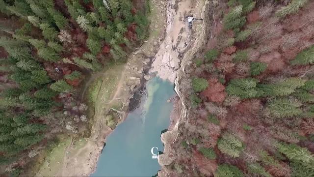 Un chemin d'accès aux rives du Doubs a permis l'exploitation de la force motrice de l'eau au 18e