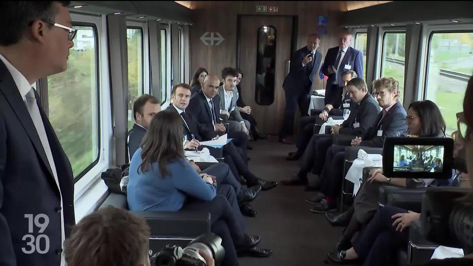 Le président français est monté à bord d’un train spécial des CFF pour effectuer le trajet entre Renens et Genève