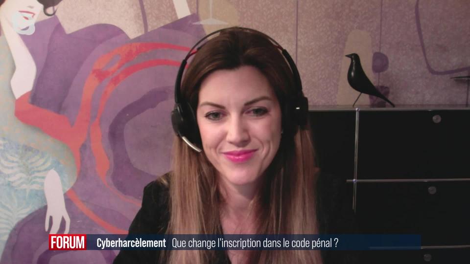 Que change l'interdiction du cyberharcèlement dans le code pénal? Interview de Zoé Moody