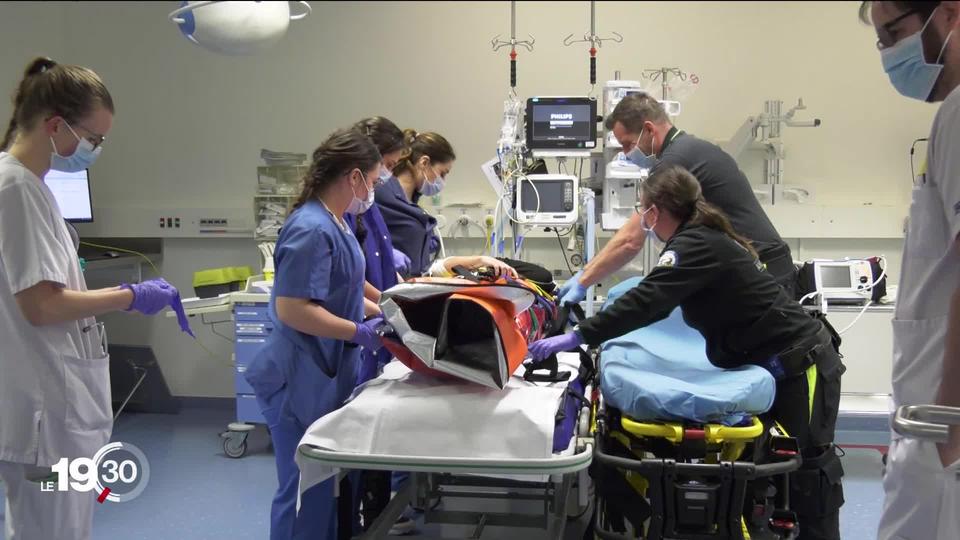 Émission spéciale sur notre système de santé: immersion dans le service des urgences neuchâtelois avec le personnel médical et infirmier de nuit