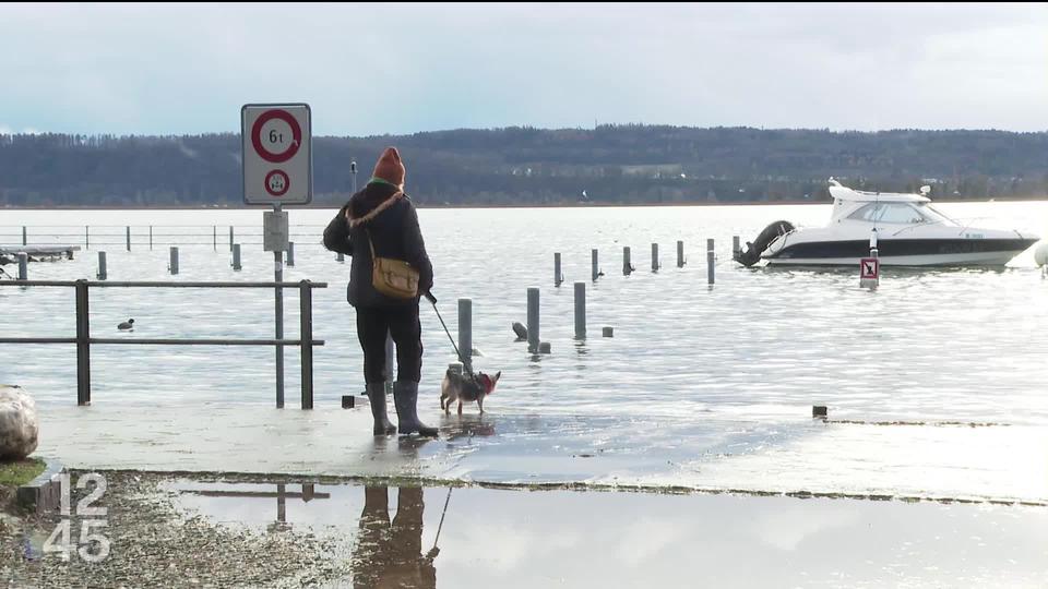 Le lac de Bienne et le Doubs débordent. Alors que les rives de La Neuveville, Goumois et Saint-Ursanne sont inondées, le niveau de l’eau pourrait continuer à monter