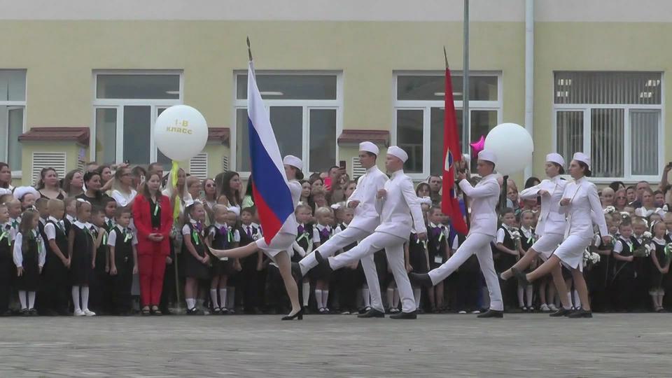 Rentrée des classes sous drapeau russe à Sébastopol, en Crimée