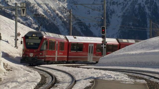 Le Bernina Express, un train en hiver