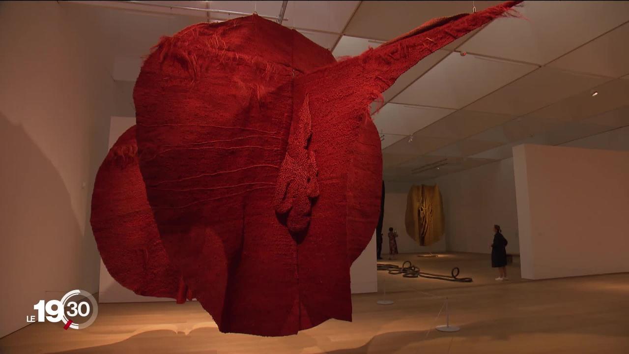 Chronique culturelle: Les tissages monumentaux de l'artiste textile polonaise Magdalena Abakanowicz sont exposés au Musée cantonal des Beaux-Arts de Lausanne