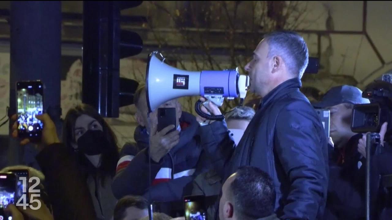 Des manifestations à Belgrade pour dénoncer des fraudes lors des récentes élections législatives