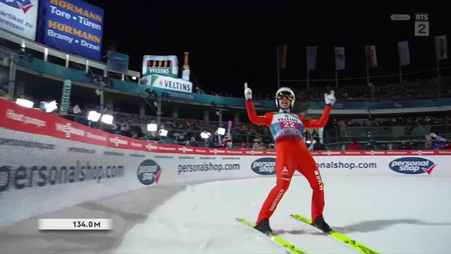 Oberstdorf (GER), grand tremplin: le saut de Simon Ammann (SUI)