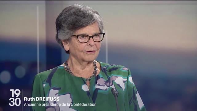 Ruth Dreifuss, ancienne ministre de la santé qui avait fait accepter la LAMal en 1994, est l’invitée du 19:30