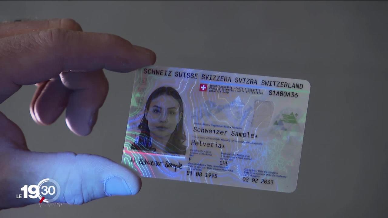 La nouvelle carte d'identité suisse sera disponible dès le 3 mars prochain.