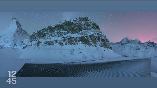 Spectacle rare sous nos latitudes, des aurores boréales ont illuminé le ciel de plusieurs régions alpines de Suisse