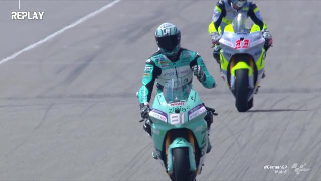 GP d'Allemagne, Moto E, Course 1: Krummenacher réalise le meilleur résultat de sa carrière en terminant 2e