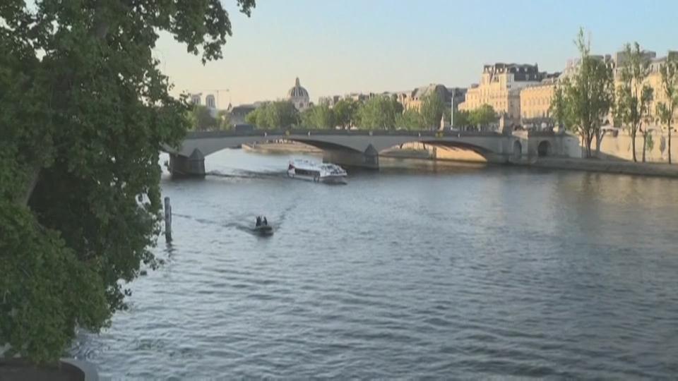 Test technique sur la Seine à un an jour pour jour de la cérémonie d'ouverture des JO2024