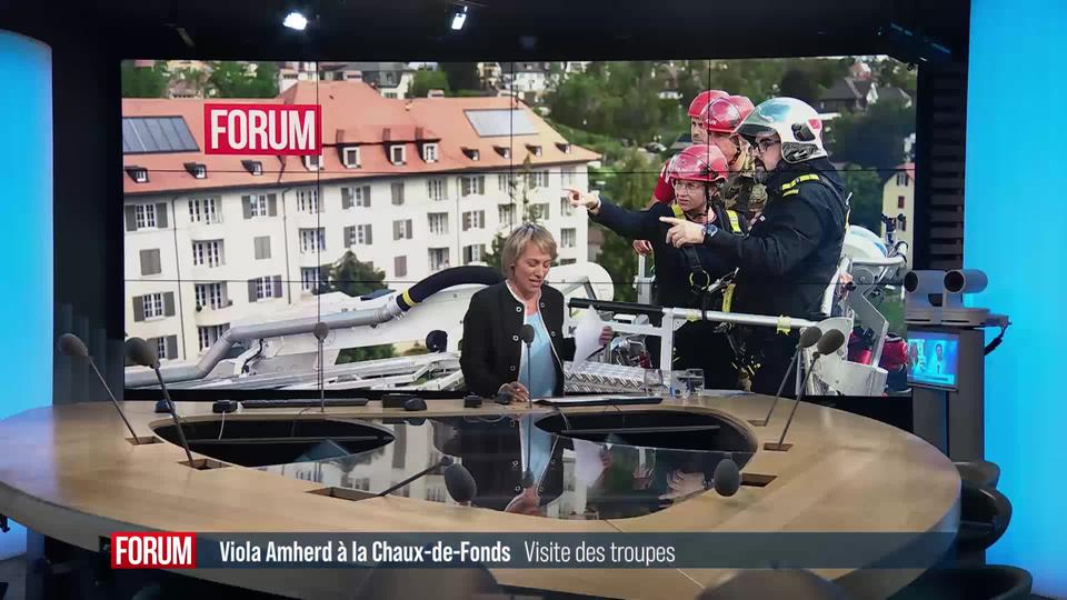 Viola Amherd à La Chaux-de-Fonds: visite des troupes de l’armée