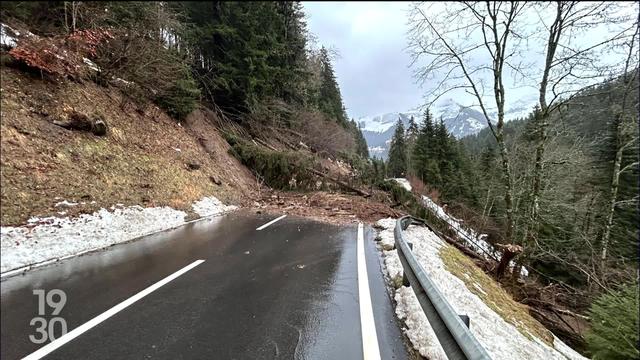 Le canton du Valais appelle à la prudence après des chutes de pierres et des glissements de terrain