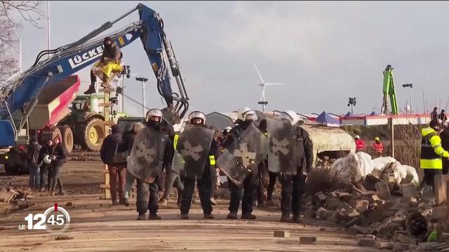 Vaste opération de police en Allemagne pour évacuer 200 militants du climat qui campent près d'une mine de charbon