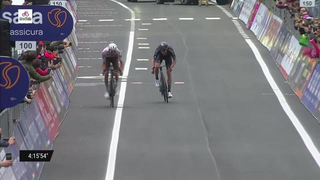 Etape 4, Venosa - Lago Laceno: Aurélien Paret-Peintre (FRA) s'impose au sprint devant Andreas Leknessund (NOR) qui s'empare du maillot rose
