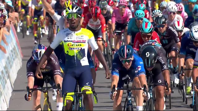 Tour de Suisse, Etape 2: victoire de l'Erythréen Biniam Girmay! Il a pu profiter de l'ouverture créée par Van Aert, qui est parti trop tôt pour résister dans le sprint final...