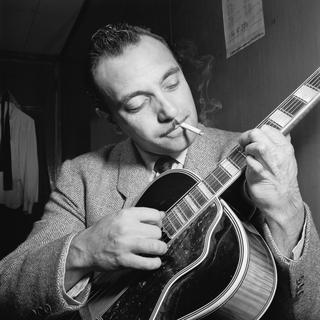 Django Reinhardt [Wikipédia (Collection William P. Gottlieb)]