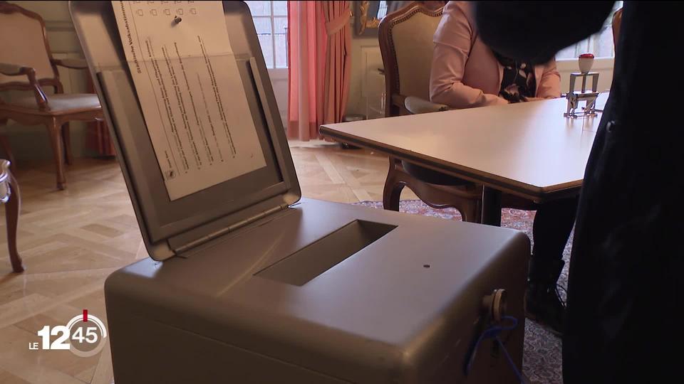 Le Conseil fédéral relance le vote électronique. Trois cantons testeront le système lors des votations du 18 juin prochain.