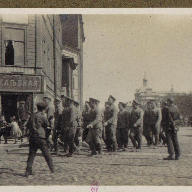 St-Petersbourg en 1917 [Public domain - Санкт-Петербург, Россия]
