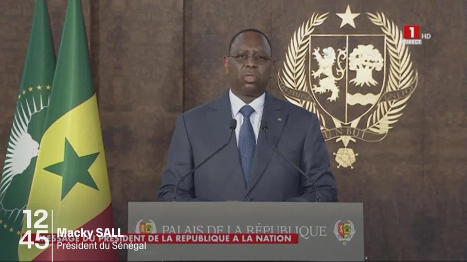 Le chef d'État du Sénégal Macky Sall a reporté les élections présidentielles, provoquant de multiples protestations