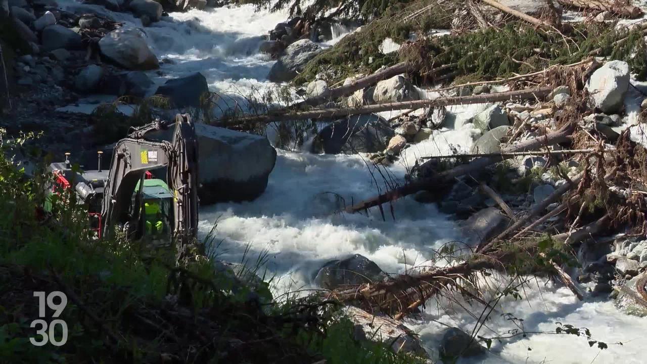 Après les intempéries, les forestiers valaisans sécurisent les infrastructures et nettoient les rivières des barrages flottants