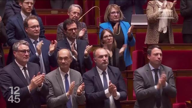 La France sous le choc. Pour la première fois depuis 1962 l'Assemblée nationale a fait chuter le gouvernement