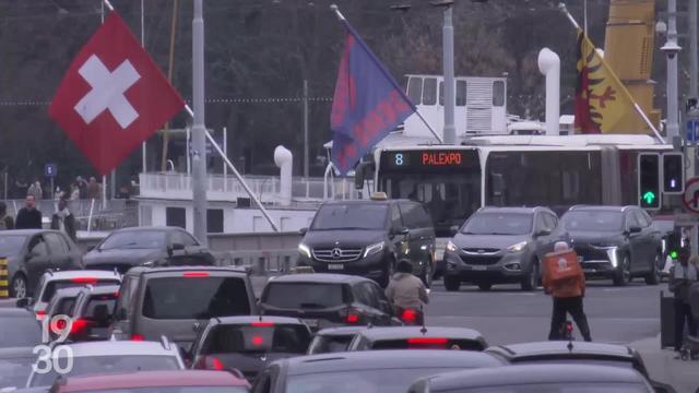 Après le vote de Paris contre les SUV, état des lieux dans les villes suisses sur les projets contre ces grosses voitures.