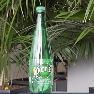 Perrier pourrait perdre son label "eau minérale naturelle" après la détection de micro-organismes dans ses produits (vidéo)