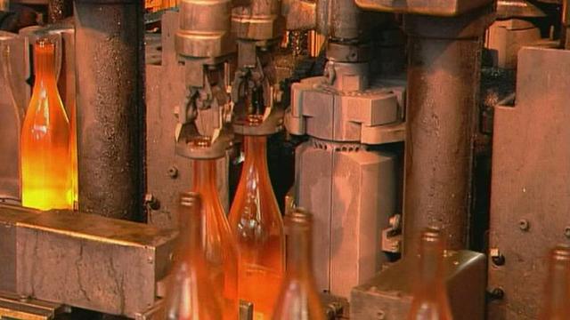L'entreprise Vetropack à St-Prex qui fabrique des bouteilles est menacée