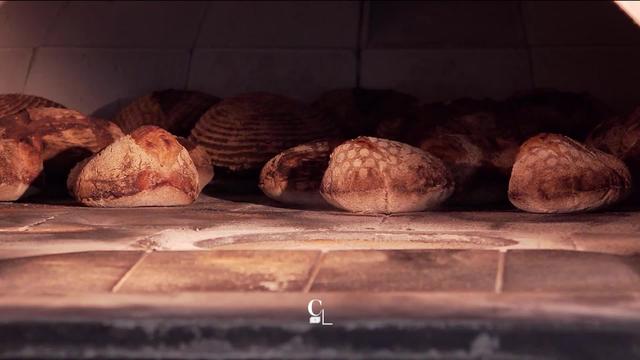 Un boulanger bernois propose pendant ses vacances des stages pour retrouver le pain d'antan