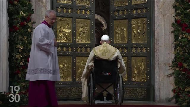 Le pape a procédé à l'ouverture de la "Porte Sainte" de la basilique Saint-Pierre