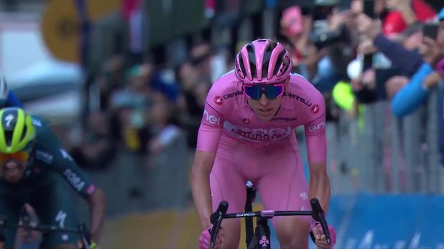 Étape 8, Spoleto - Prati di Tivo: vainqueur de l'étape, Tadej Pogačar (SLO) conserve son maillot rose