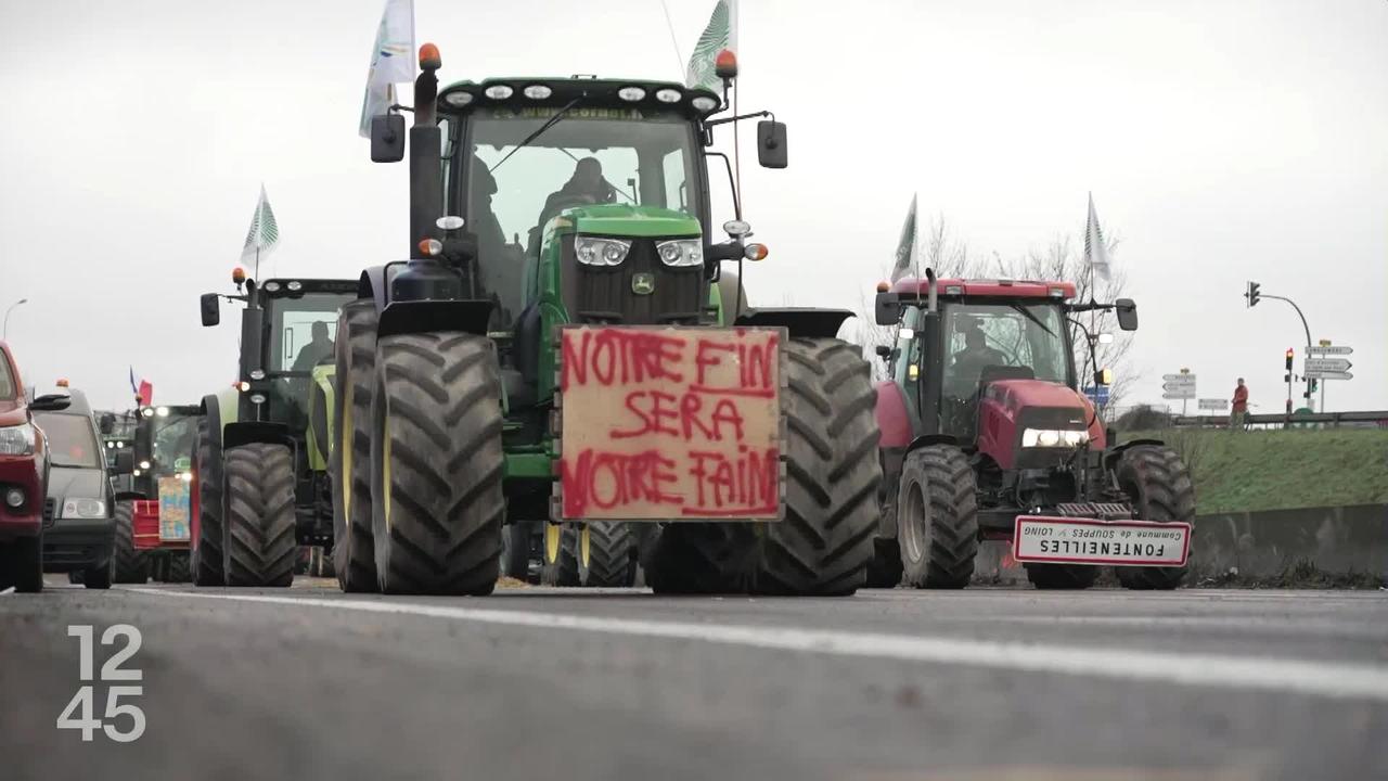 En France, suite aux concessions du gouvernement, les syndicats paysans appellent à suspendre les blocages