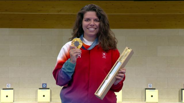 Chiara Leone reçoit la première médaille d'or pour la Suisse