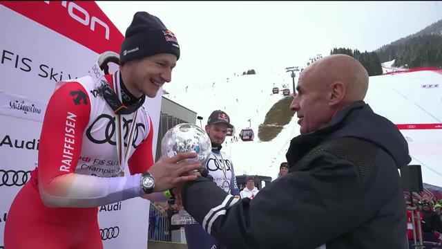 Saalbach (AUT): Marco Odermatt (SUI) reçoit le globe de descente après une saison fantastique