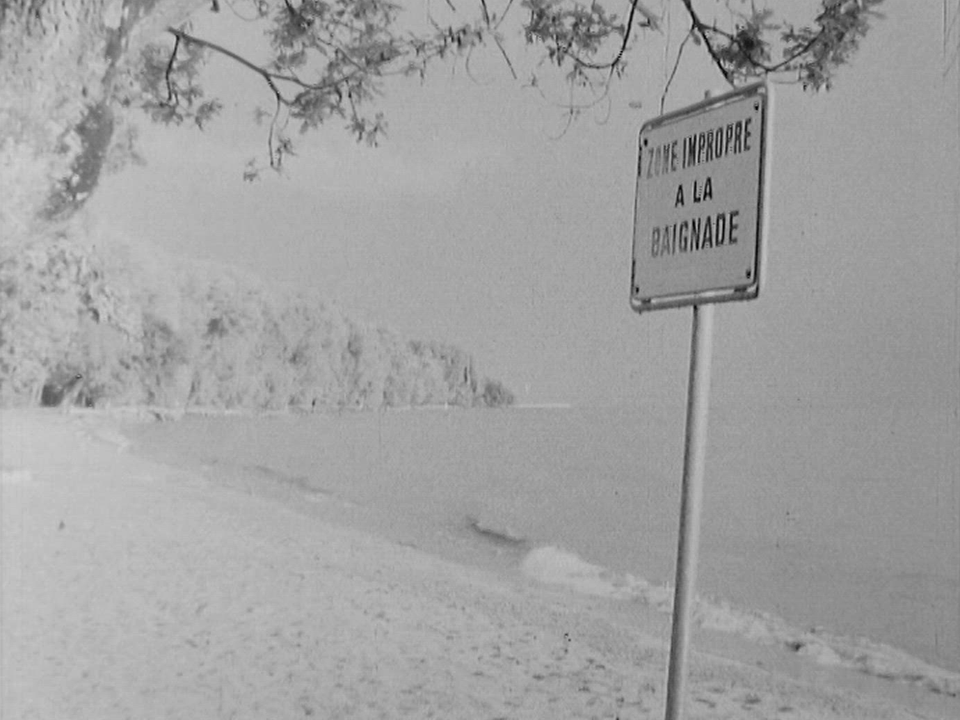 DANGER DE L'AUTOMEDICATION -- MANQUE DE STATIONS D'EPURATION FACE A AUGMENTATION DE POLLUTION DES EAUX