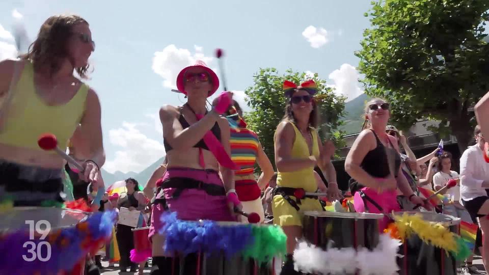 Des milliers de personnes ont défilé dans les rues de Martigny pour célébrer la marche des fiertés