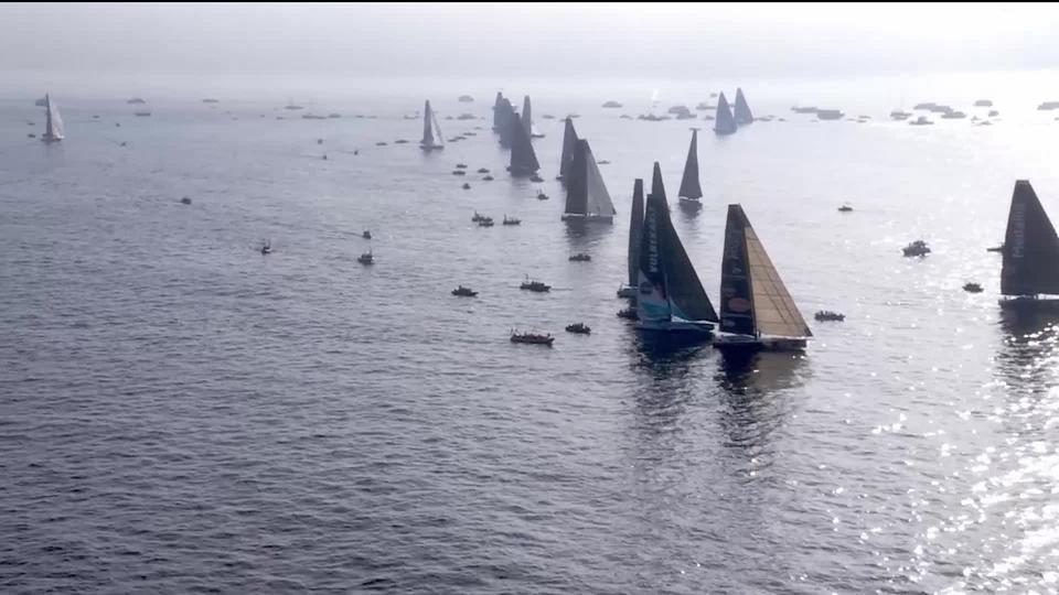 Vendée Globe: l'édition 2024 a débuté, reportage à quelques minutes du départ