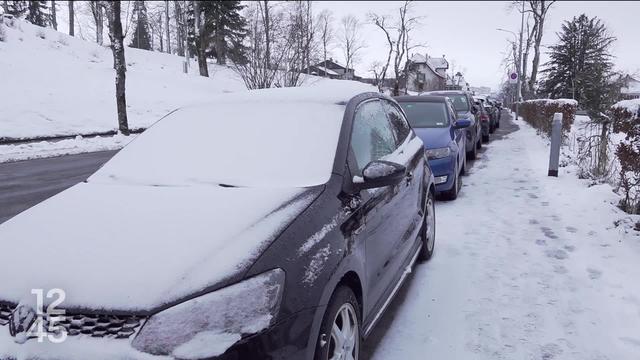 La Chaux-de-Fonds lance une campagne de sensibilisation aux automobilistes pour respecter les mesures de parking hivernales