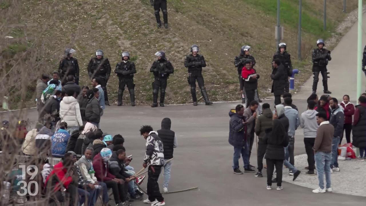 Forte mobilisation policière à Villars-sur-Glâne (FR) pour éviter des heurts entre opposants et partisans du régime érythréen