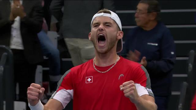 Bienne (SUI), Suisse - Pérou (6-1,6-4): Jérôme Kym (SUI) offre une première victoire à la Suisse