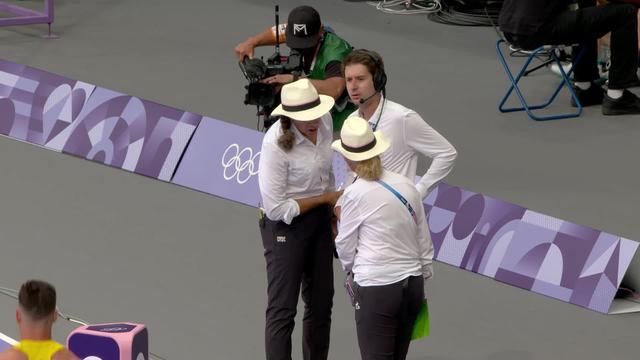 Le 400m du décathlon retardé au Stade de France en raison du public regardant la finale de Léon Marchand sur 400m 4 nages se déroulant en même temps à La Défense Arena!