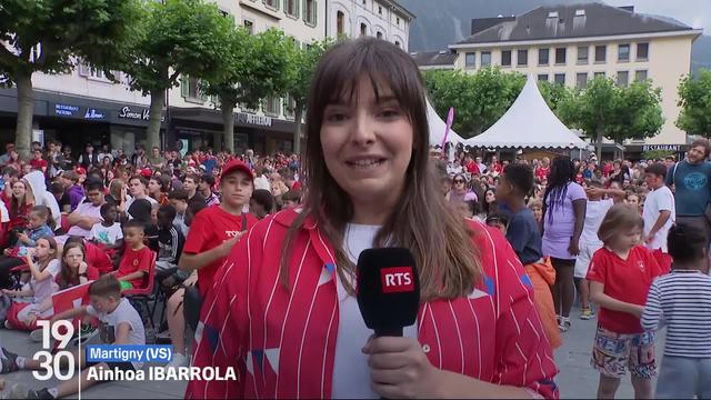 La journaliste Ainoha Ibarrola relate l'ambiance à Martigny (VS) alors que la Suisse affronte l'Italie en huitième de finale de l'Euro de football