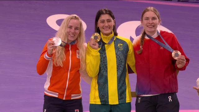 La cérémonie de remise des médailles du BMX Racing avec la Vaudoise Zoé Claessens sur le podium