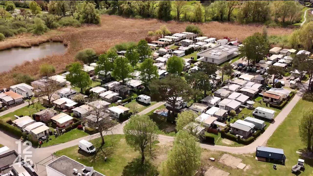 C'est la grogne au camping d'Estavayer-le-Lac, qui va perdre de sa surface au profit de la plage publique.