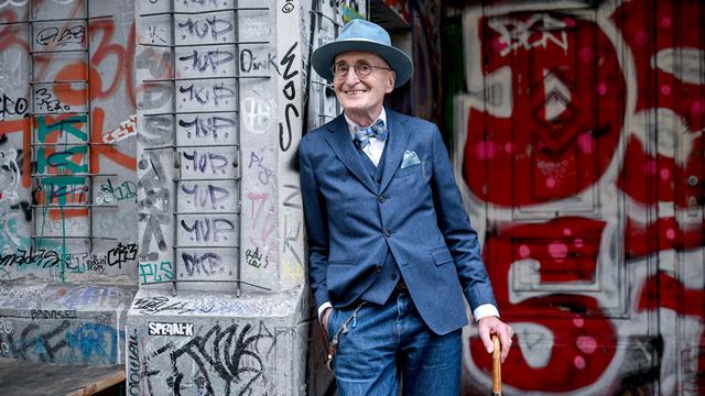 A presque 80 ans, le Berlinois Günther Krabbenhöft est une icône de la mode. [KEYSTONE - BRITTA PEDERSEN]