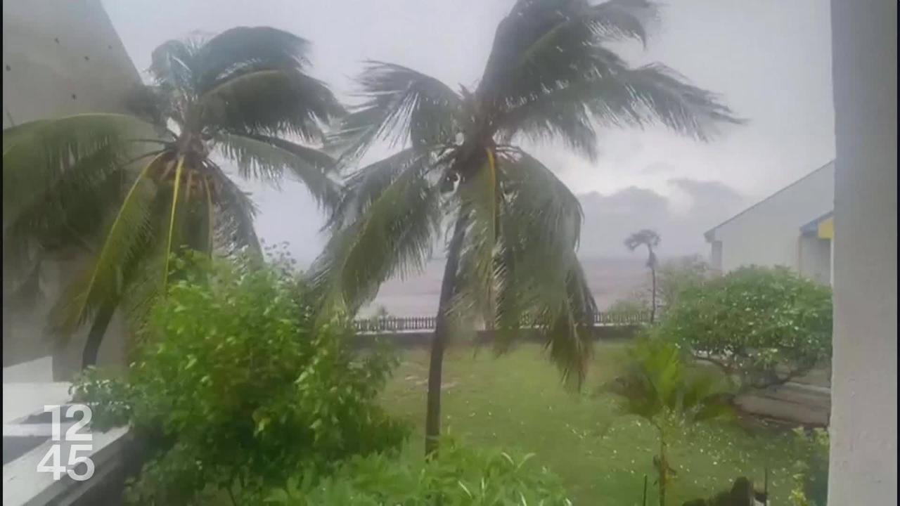 L’œil du cyclone Belal a traversé l’île de la Réunion ce matin avec des rafales de vent de 250 km-h