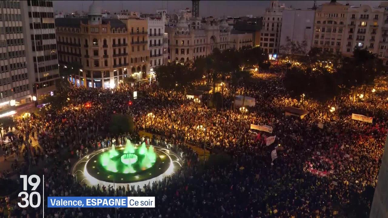 En Espagne, une manifestation a lieu à Valence, pour dénoncer l’inaction des autorités face aux inondations meurtrières