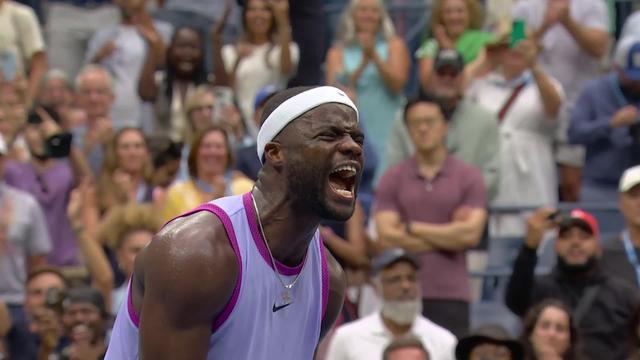 3e tour, B.Shelton (USA) - F.Tiafoe (USA) (6-4,5-7,7-6,4-6,3-6): Frances Tiafoe s'impose face à Ben Shelton après quatre heures de jeu