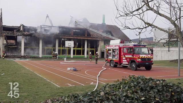 Un important incendie a détruit mercredi matin la salle de gymnastique du collège de Bière dans le canton de Vaud